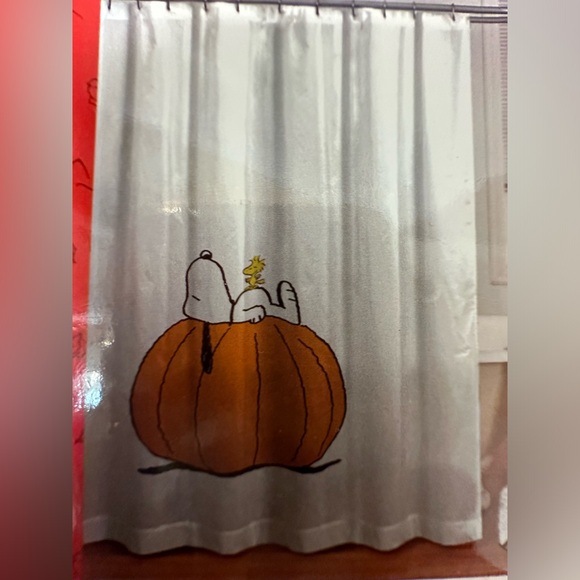 NIB Snoopy and Woodstock on Pumpkin Shower Curtain - Picture 4 of 6
